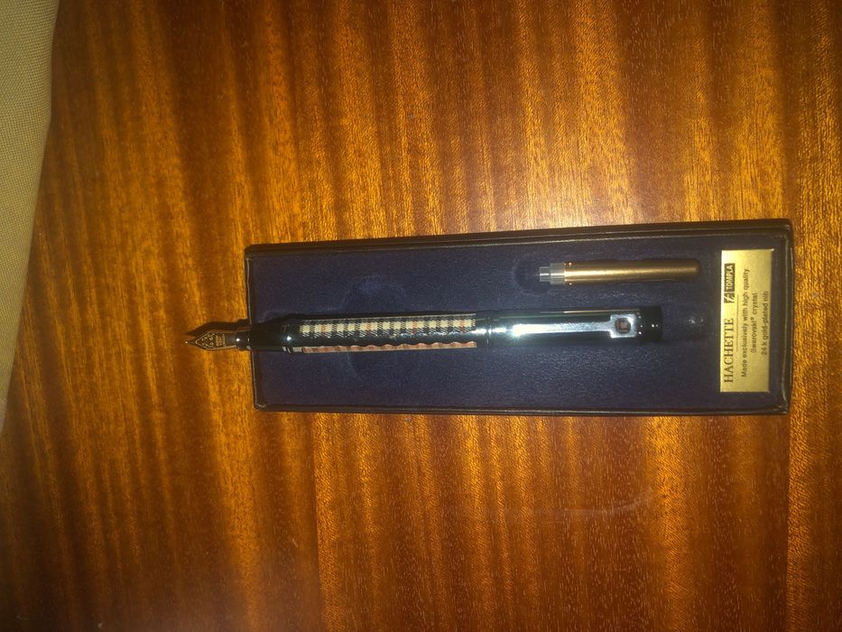 Vind Stilou cu penita de aur 24 k Hachete