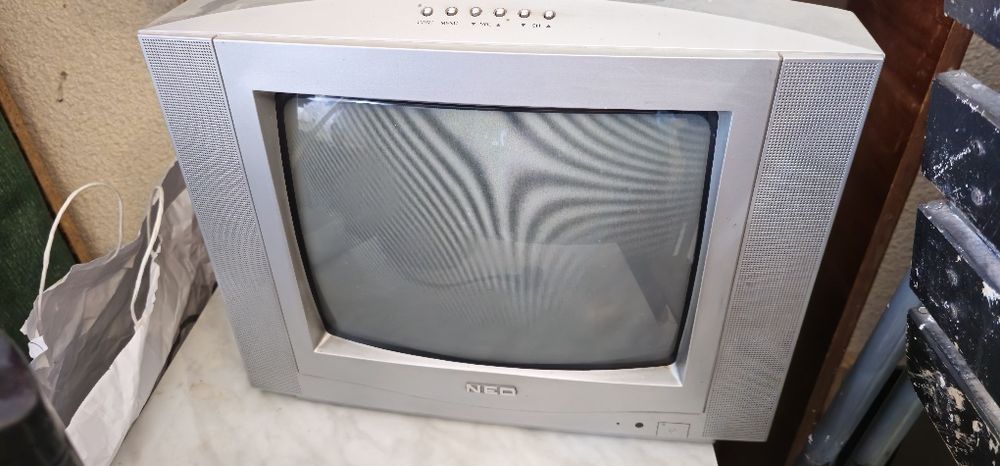 Телевизор NEO.работи