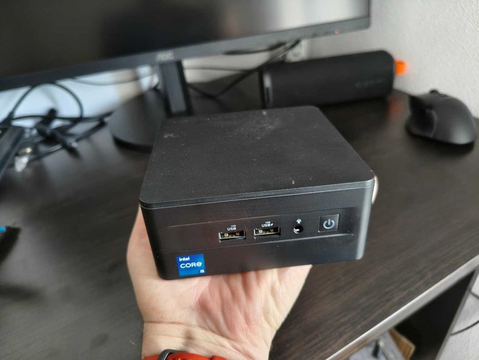 Mini PC Asus Nuc (I5 1240p2/32gb ram/1tb ssd) + Monitor Dell 24 inch Full HD