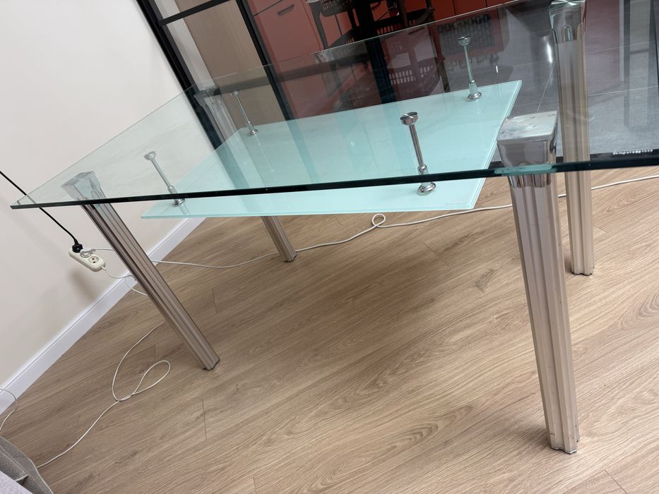 Стеклянный стол 140*80