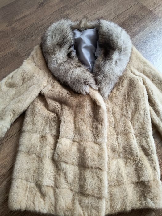 Vând haina blana vizon noua