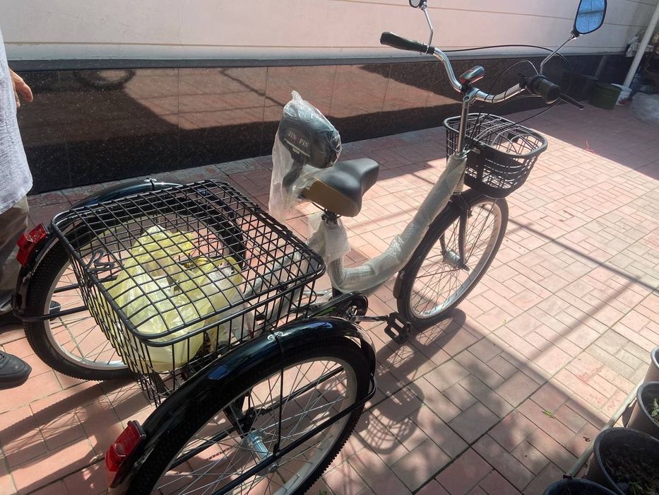 Велосипед трех колёсный