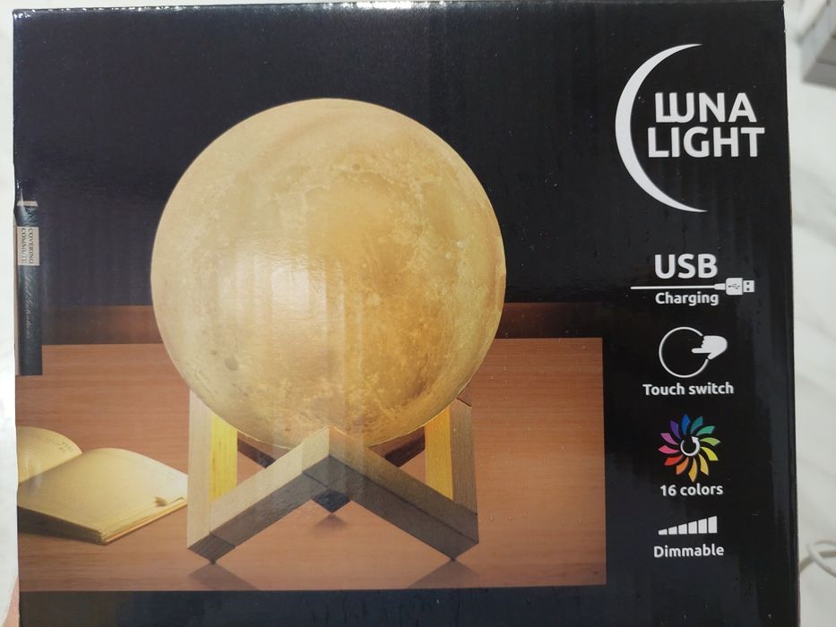 Нова LED настолна лампа ЛУНА (Luna Light) с дистанционно и батерия