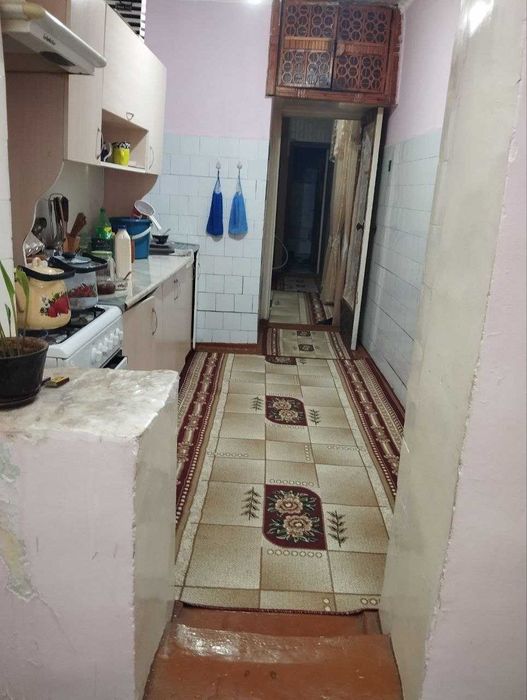 СРОЧНО прадается 2комнатная квартира,в Чирчике.