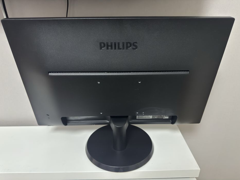 Монитор Philips 22 дюйма
