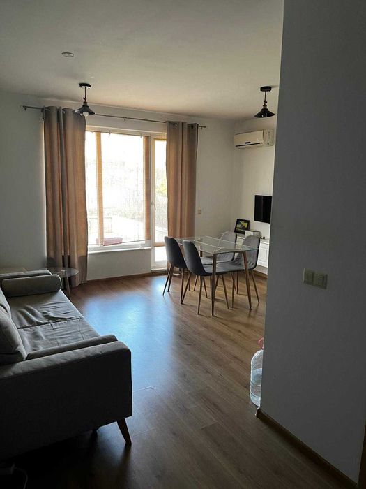 Студио с дворче в Бяла