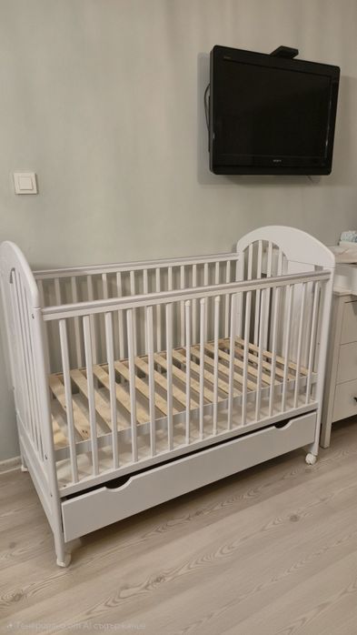 Нова дървена бяла кошара 60/120 см.