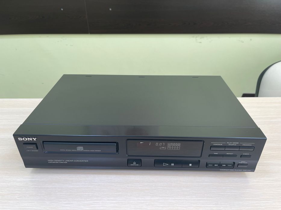 Sony CDP-212 – CD плеър | Много запазен, без забележки