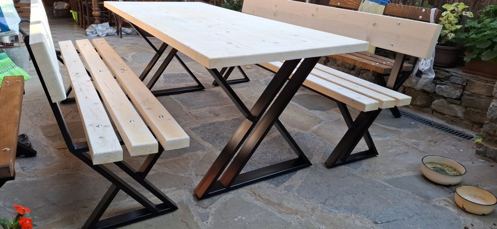 Комплект маса с две пейки