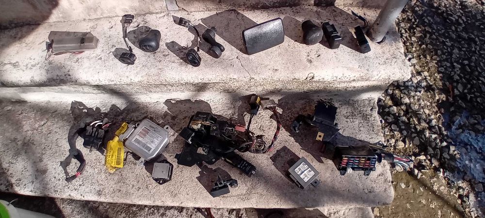 Релета и стойка за резервна гума от  Опел Фронтера 2,5 TDS д. база 98г