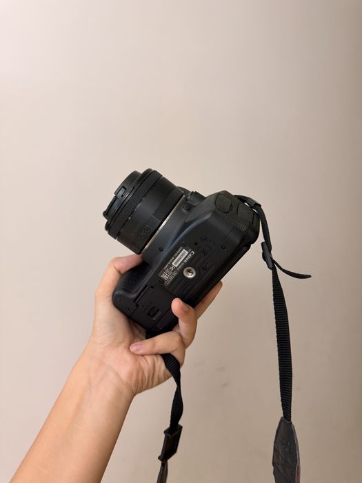 Продаю фотоапарат CANON 700D