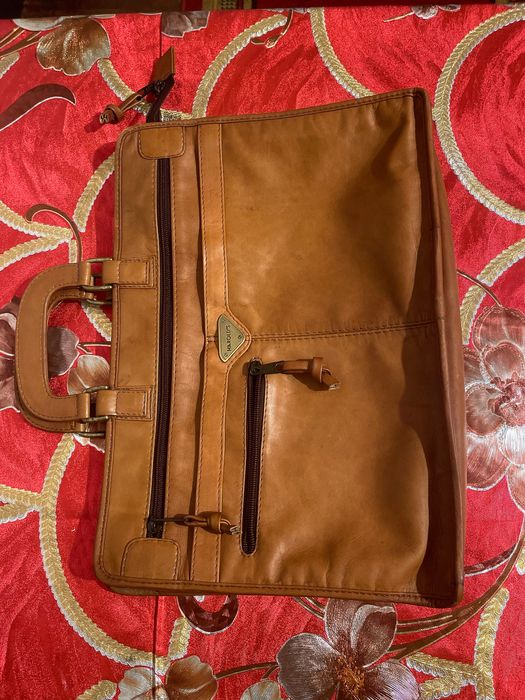 Harold’s men handbag