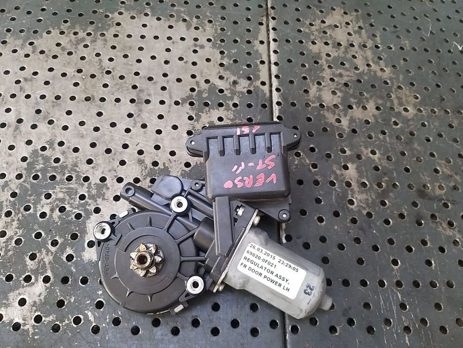 Motoras macara stanga fata toyota verso r2 698200f021 c14344100 857200f031