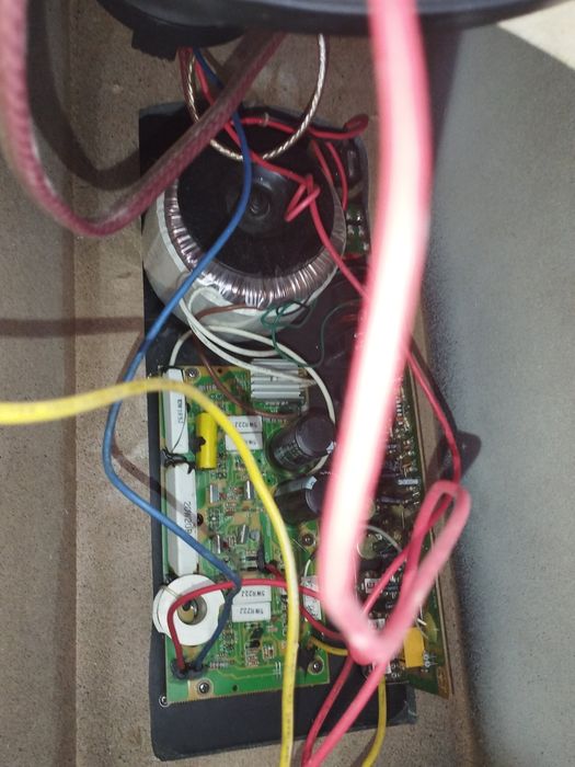 Активний усилител сотилади.