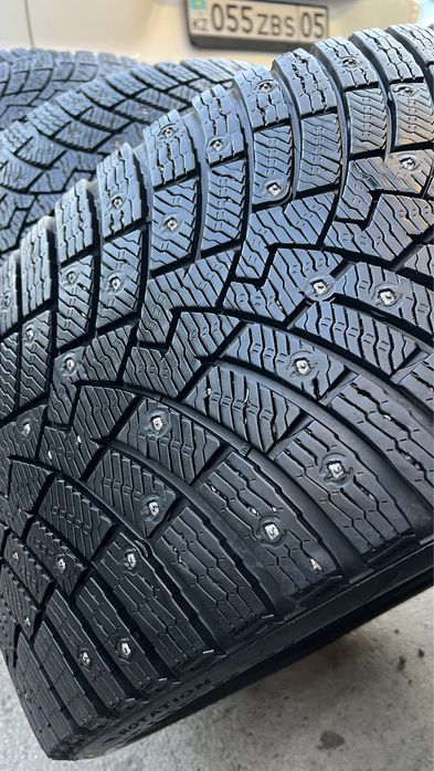 315/35 R21 — 275/40 R21 Pirelli Ice Zero 2  (шипы) Run Flat