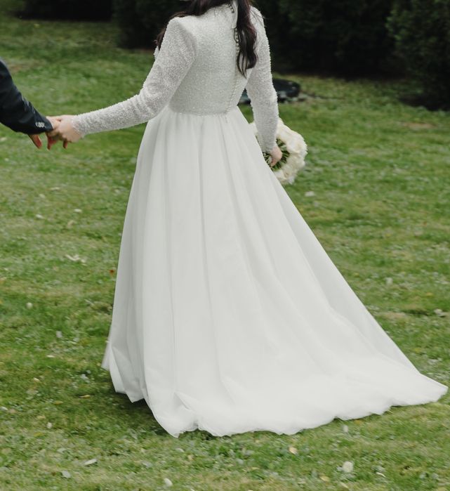 Rochie de mireasă Glorianno Suceava , e făcută pe comandă , mai multe detalii in privat .