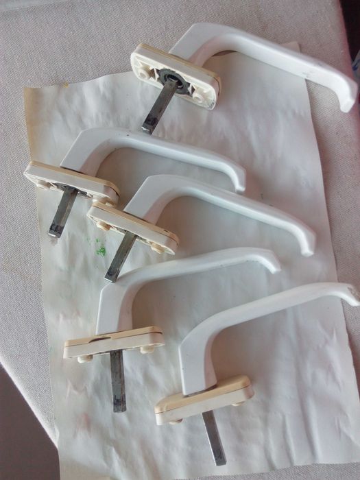 Стандартни дръжки за прозорец