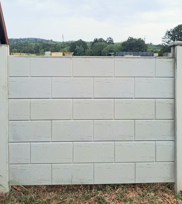 Clete Gard / Garduri, Placi de Gard si Stalpi din Beton Armat