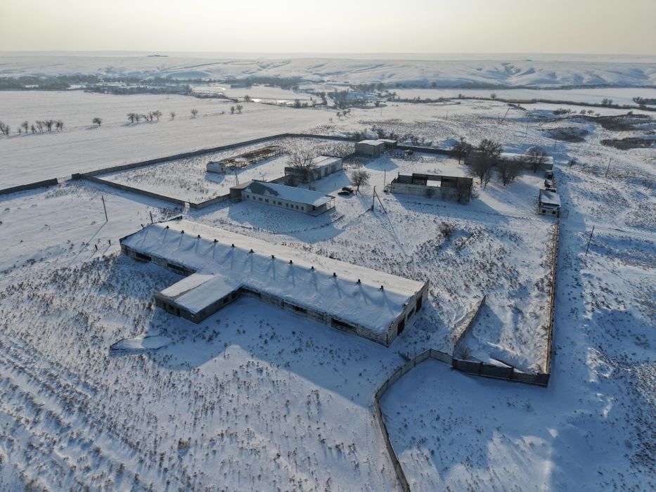 Қора сатылады.Продаётся кошара