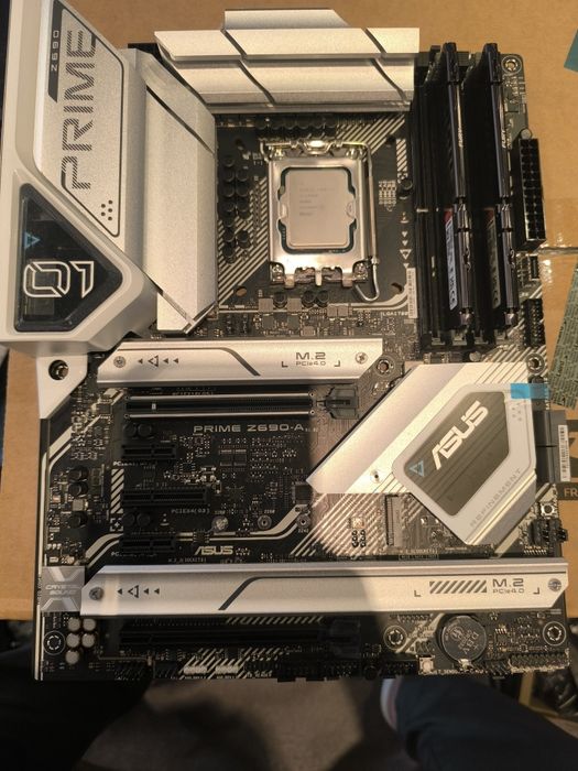 Дъно asus prime z690-a + I7 13700 + 32 bg DDR5