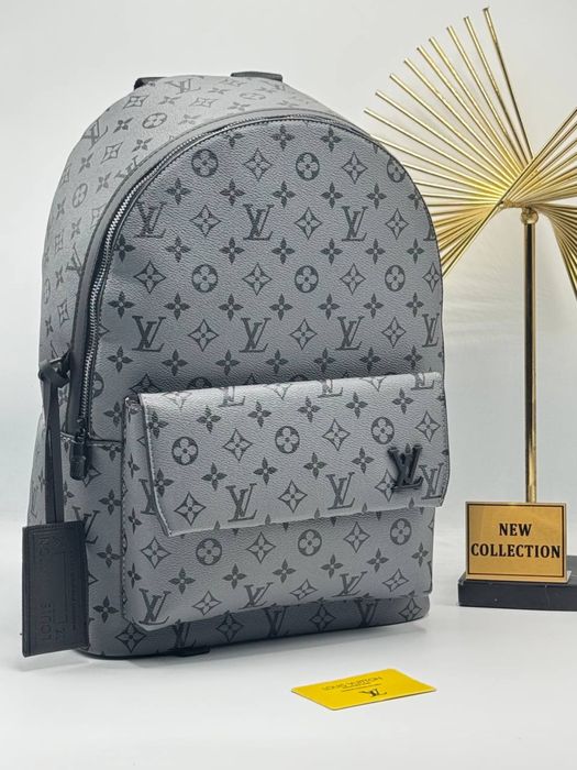 Ghiozdan Louis Vuitton nou !!! Dimensiuni 40/35 !!!