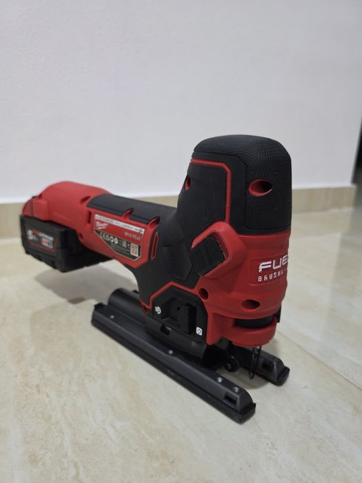 Fierastrau pendular Milwaukee M18 FBJS