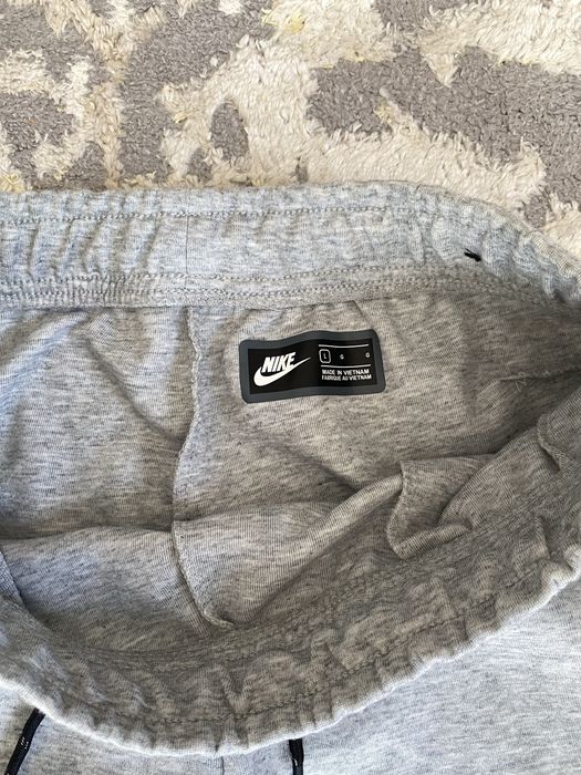 Продам штаны Nike Tech Fleece