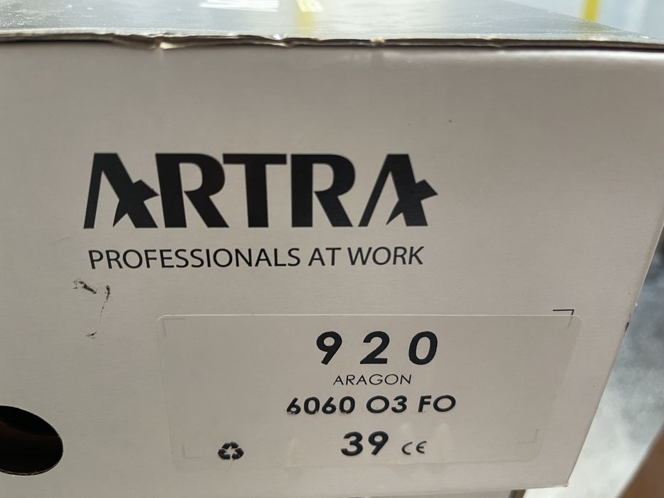 Предпазни обувки, различни размери, НОВИ!