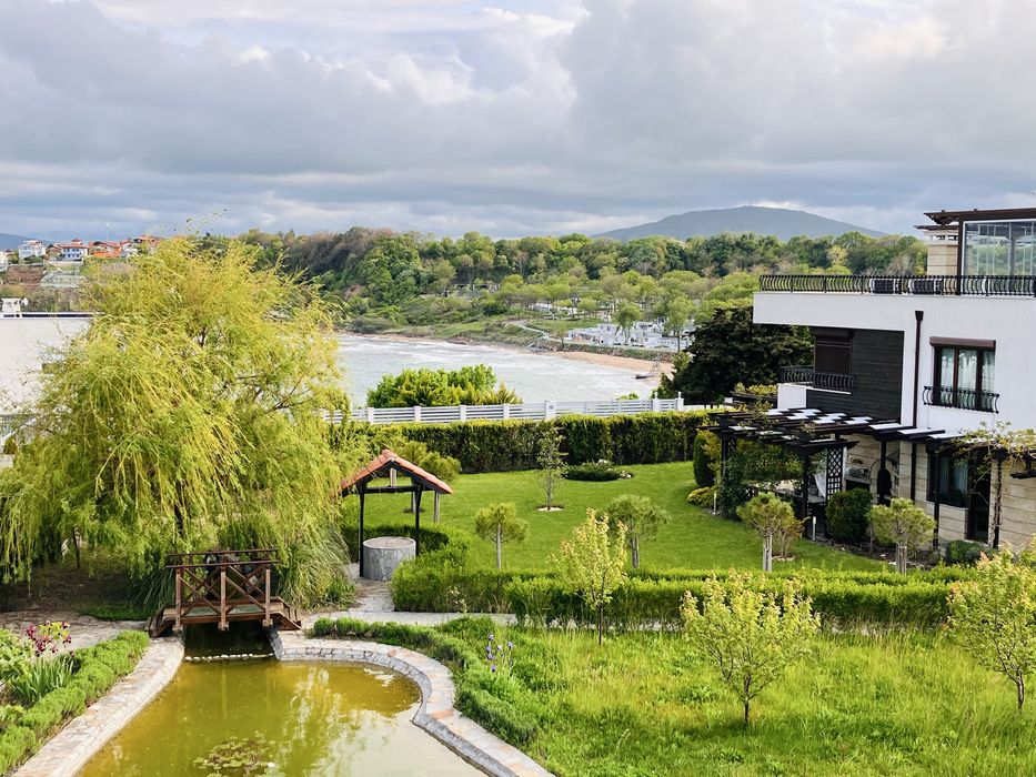 Дава се под наем Двустаен апартамент в Черноморец - 72 кв.м за 561 € - Снимка #1