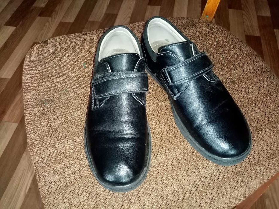 Продам обувь и одежду на мальчика