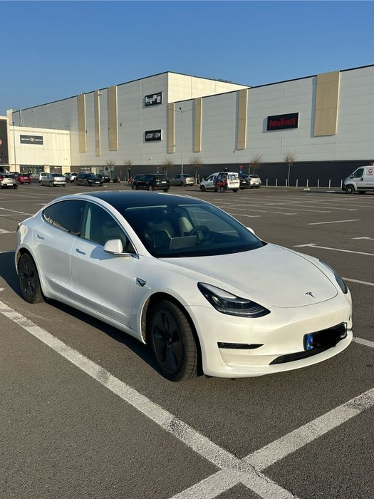 Inchriez pentu Uber/Bolt Tesla 3 Toyota Corolla Ford Mondeo Clio