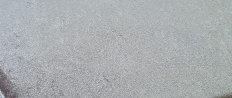 Vand mese, scaune chiavari, pernute