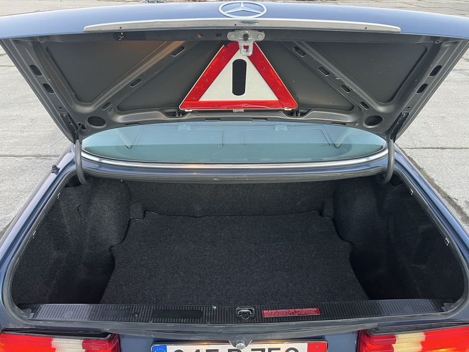 Mercedes Benz W126 300SE