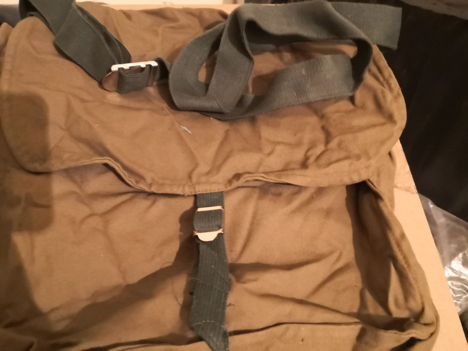 Продавам,

брезентова чанта за лов, риба и туризъм