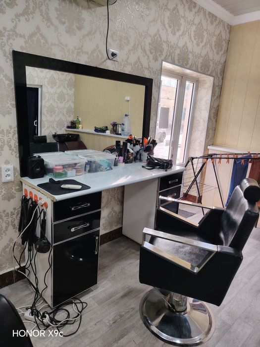 Salon jihozlari sotiladi