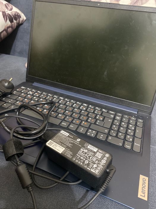 Новый ноутбук Lenovo продается
