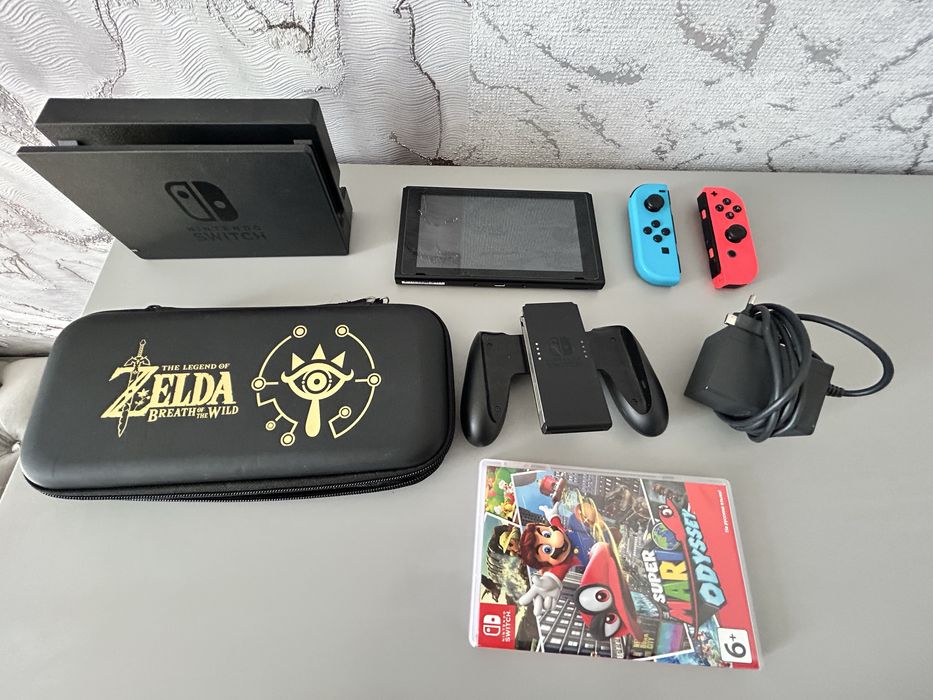 Продаю Nintendo Switch в идеальном состоянии