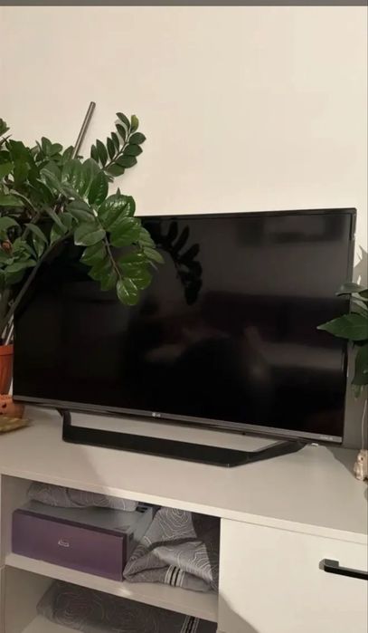 Телевизор LG в отличном состоянии 100 диагональ