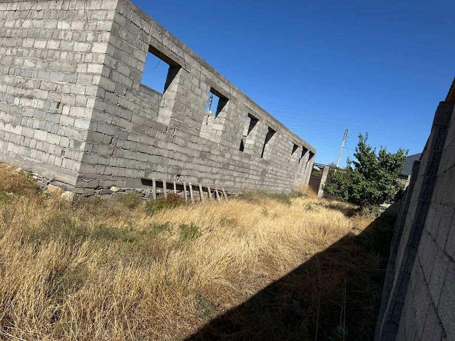 Недостроенный дом, район Кирова,54 школы