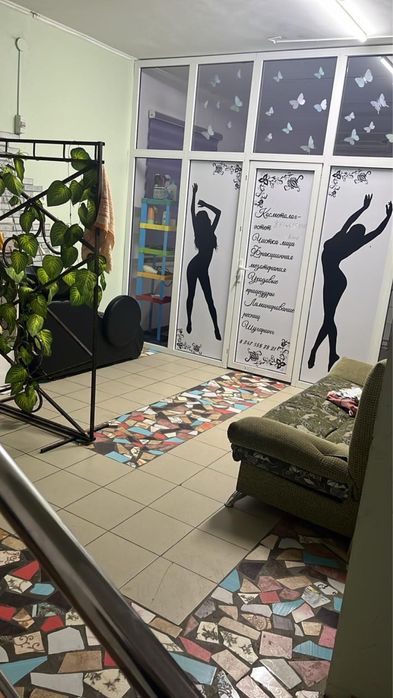Кабинет в 3х этажном здании.