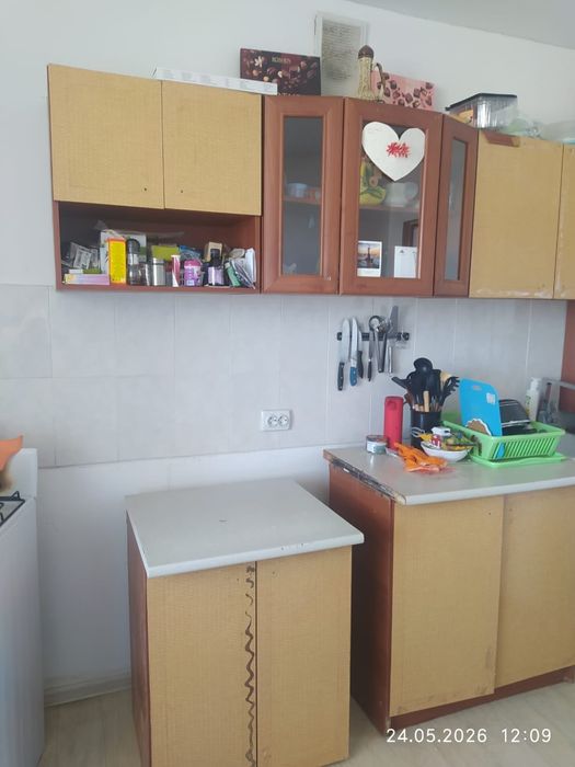Спрсно отдам даром кухонный гарнитур