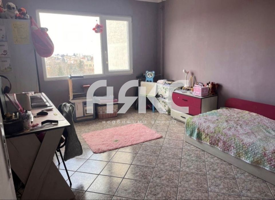 Трисатен апартамент в кв. Обеля 1 до МЕТРОСТАНЦИЯ