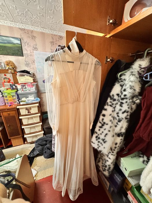 Продам платье новое