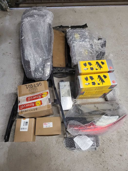 BMW E65 745 части СД, алтернатор, бобини, стоп и други.