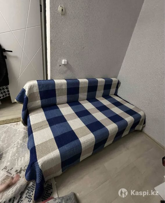 Продам диван в зал