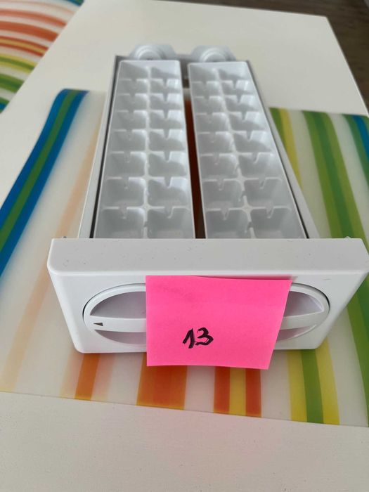 Продавам вътрешни елементи от хладилник BEKO RCNE520E31ZX