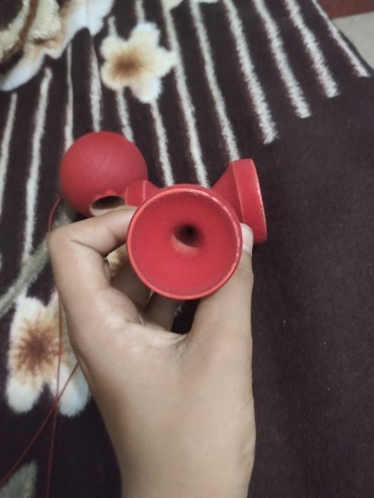 Vând Kendama Fuzzy Red Sweets