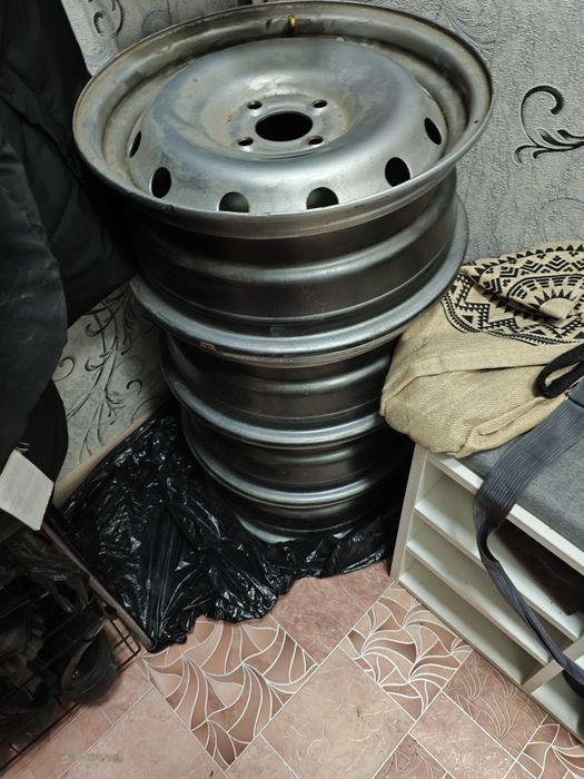 Продам диски штампы размер 15