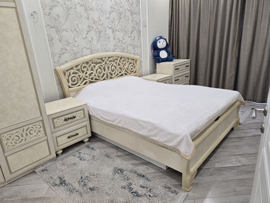 Продается спальный гарнитур