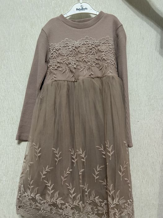 Платья на девочку 5-6 лет